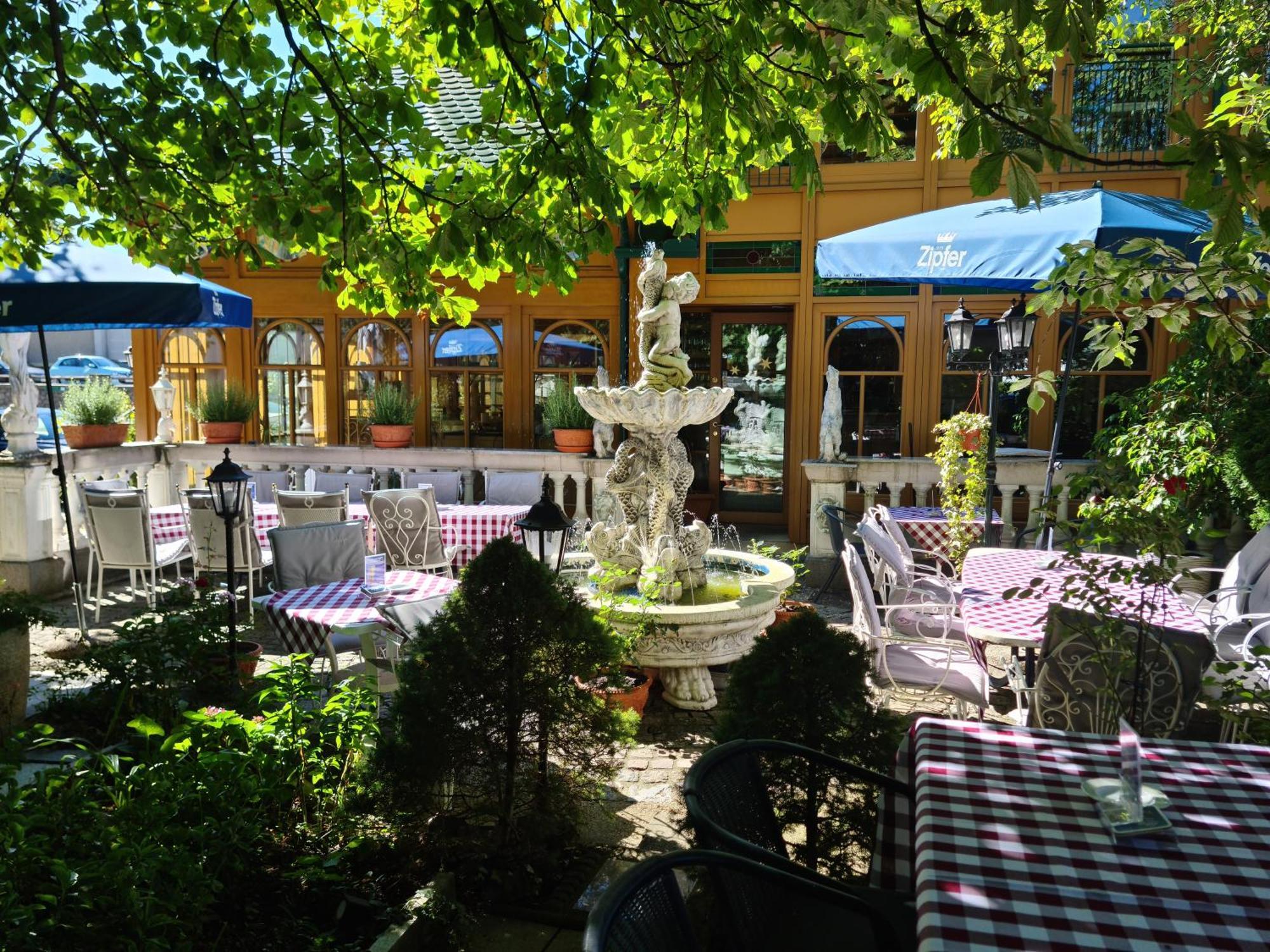 Hoeckner Plaza Hotel Attnang-Puchheim Exterior photo
