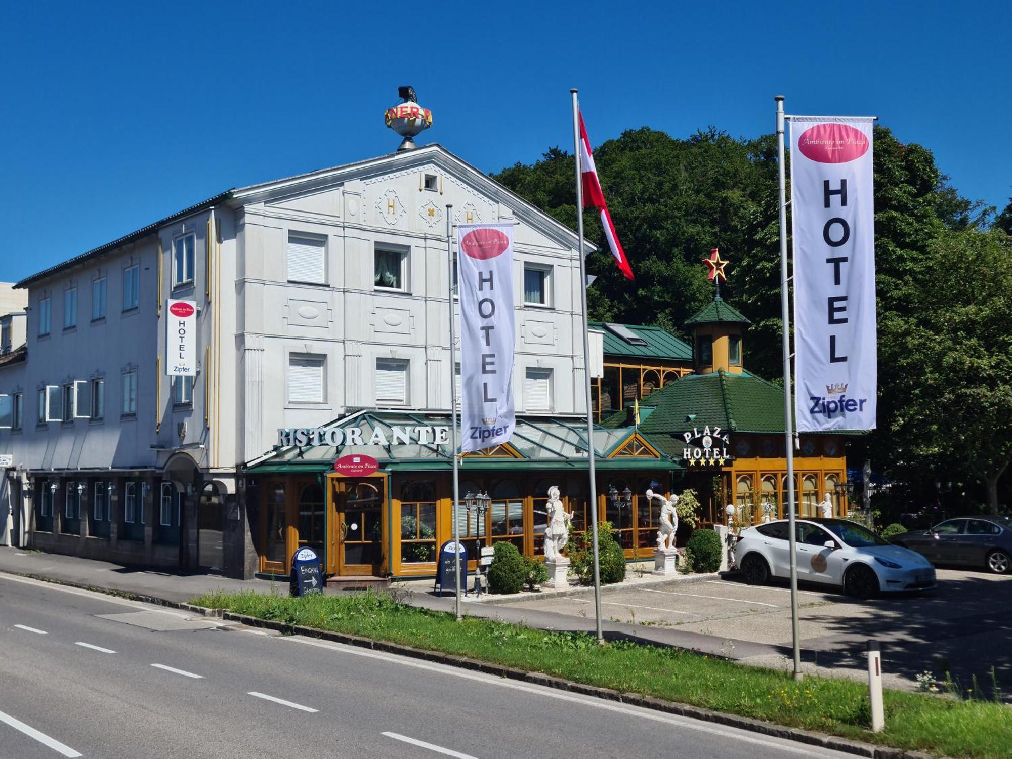 Hoeckner Plaza Hotel Attnang-Puchheim Exterior photo